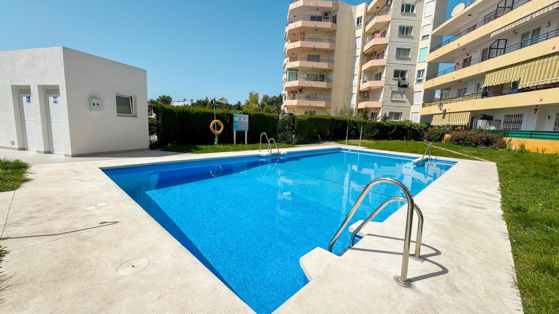 Hawaii 1St Floor Burriana, Nerja Lägenhet Exteriör bild