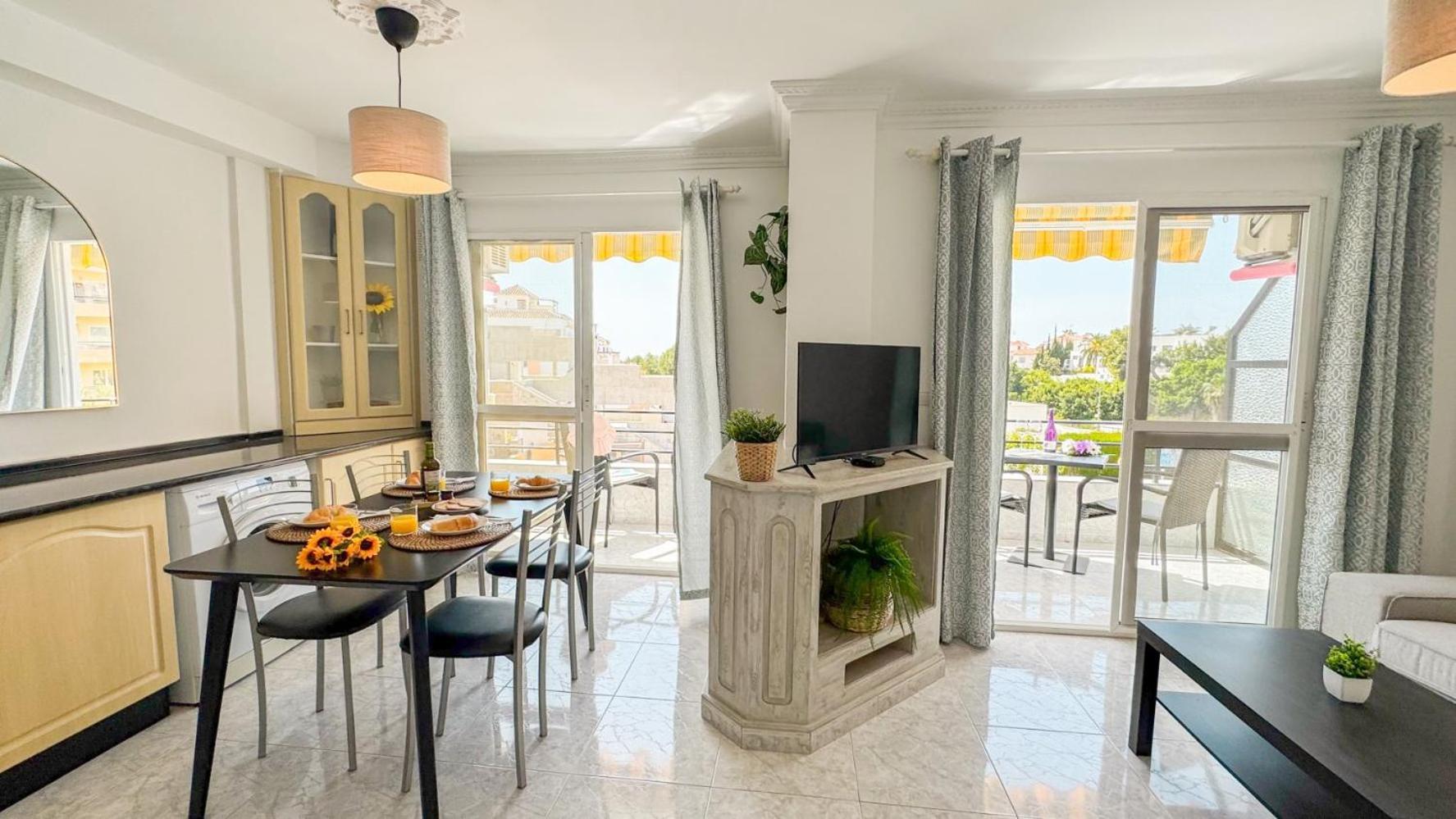 Hawaii 1St Floor Burriana, Nerja Lägenhet Exteriör bild