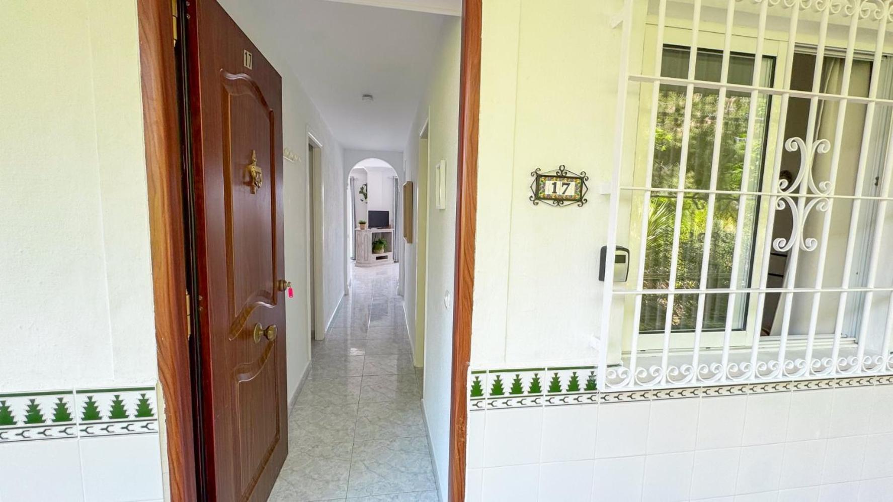 Hawaii 1St Floor Burriana, Nerja Lägenhet Exteriör bild
